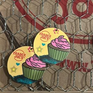 Trader Joe’s earrings circle cupcake recycled gift card